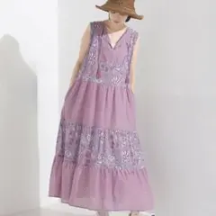 OMNES オムネス コットンボイル総柄ティアードワンピース パープル