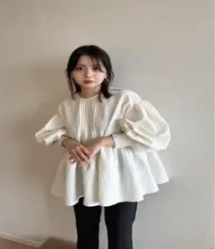 Mistletoe ミソルト　jacquard funwari blouse