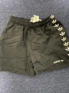 アディダスオリジナルス ハーフパンツ