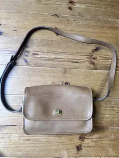 オールドコーチ　ショルダーバック　ブラウン　アメリカ製　USA ターンロック