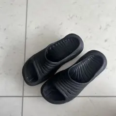 HOKA ONE ONE ブラック リカバリーサンダル