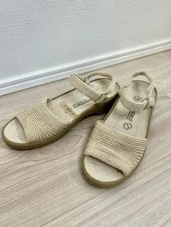 新品　Arcopedico ベージュ サンダル
