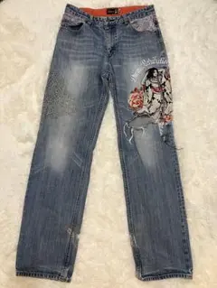 Item thumbnail for item a7f0e69a-487a-4f27-8777-9ba92c5b74e8