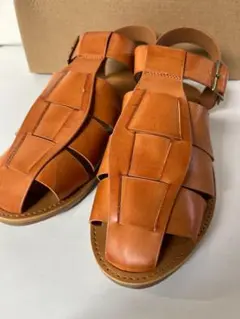 ★流行りのグルカ！★【新品】最高の履き心地「グルカ」フラットサンダル：茶23.5