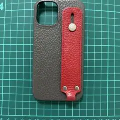 グレーとレッドのiPhoneケース