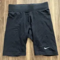 Nike 黒 ショートタイツ