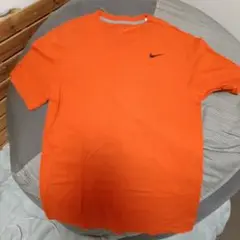 Nike フロントロゴ刺繍 オレンジ Tシャツ L