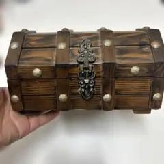 木製トランク型小物入れ