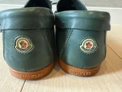 MONCLER ダークグリーン レザー ローファー