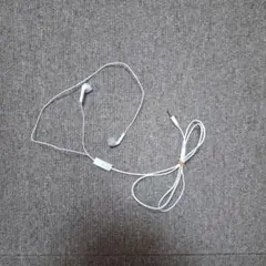 ホワイト インイヤー型 有線イヤホン