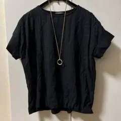 刺繍入り黒半袖トップス