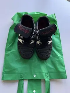 adidas プレデター　スニーカー