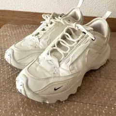 NIKE TC7900 ホワイト　25.5cm