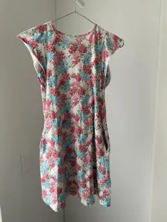 花柄ノースリーブワンピース