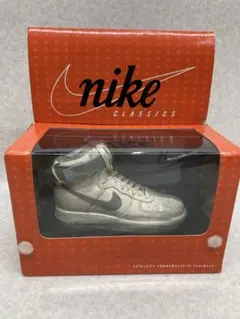 あ*袋様 NIKE AIR JORDAN1陶器製 フィギュア Bowen Des 2025年最新】nike BOWENの人気アイテム - メルカリ