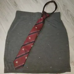 タイトスカート 制服 韓国 キラキラ グレー ネクタイ 赤 レッド