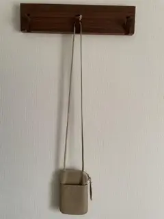 ベージュレザーサコッシュ
