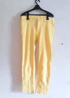 パステルイエローパンツ