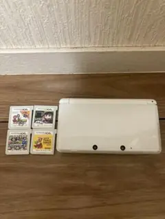 ニンテンドー3DS ホワイト ゲームソフト4本付き