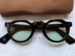 Item thumbnail for item ce68750a-fb93-49c2-a7e2-8320e5a1db5d