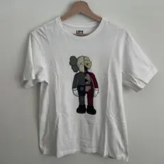 kaws ユニクロ　Tシャツ