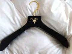 PRADA プラダ ベアロ調ハンガー