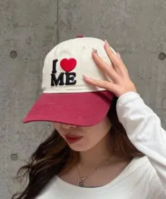 I ❤️ ME 刺繍キャップ ホワイト/バーガンディ