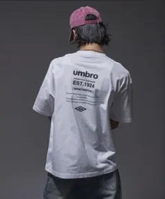 UMBRO/アンブロ 別注 UMBRO バックプリントクルーネックTシャツ（限定