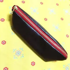 レザー製三角ポーチ 黒と赤