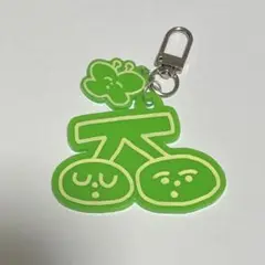 ドリーミーマート・パピヨン ソワソワアクリルキーホルダー さくらんぼ兄弟