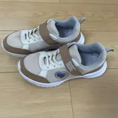 キッズシューズ ベージュ/ホワイト マジックテープ付き　俊足　22cm
