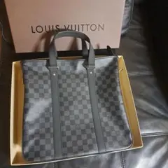 Item thumbnail for item ea4d67cc-3e40-4e40-9be1-0123679b505d