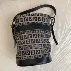 美品 FENDI バケツバッグ 高22㎝ 幅17㎝