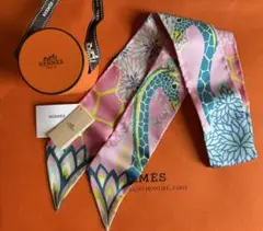 【美品】HERMES ツイリー 三美神 きりん　期間限定値下げ⭕️ HERMES 美品 ツイリー 三美神 エルメス スカーフ キリン