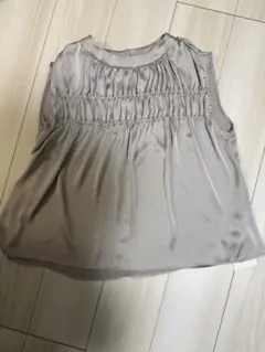 ノースリーブ トップス