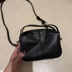 センスオブプレイス ブラック ショルダーバッグ