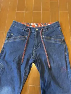 Item thumbnail for item c0769d32-2563-4399-894f-b8e2f274adcf