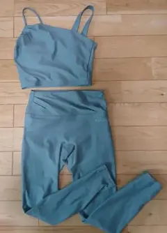 SUKALA アシンメトリーギャザーブラトップ　レギンスセット　Mサイズ