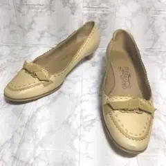 フェラガモ パンプス ローヒール サイズ5 1/2 ベージュ
