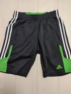 adidas ハーフパンツ ブラック×グリーン