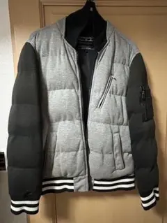 グレーとブラックのアウター