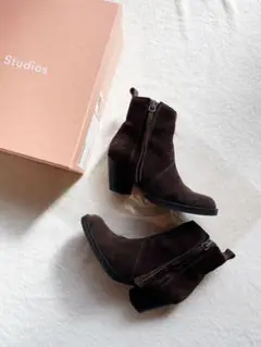 Acne Studios スウェード ショートブーツ
