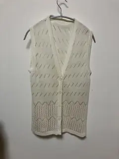 レトロな白い透かし編みベスト