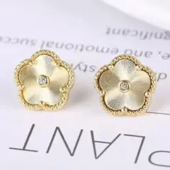 高品質⭐︎18kゴールドメッキ ステンレスピアス フラワーモチーフ ゴールド