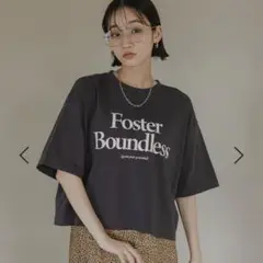 ショートロゴプリントTシャツ