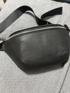 GU リアルレザーボディバッグ　ブラック