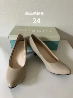 スウェイシー SUaSHI パンプス6cmヒール （ベージュエナメル）