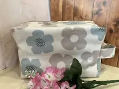 おむつポーチ　ハンドメイド　モダンフラワー　12.5cm×21cm×10cm