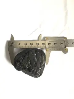 【国産】天然ブラックアンバー原石(中) 宝石 パワーストーン 化石 鉱物 天然石