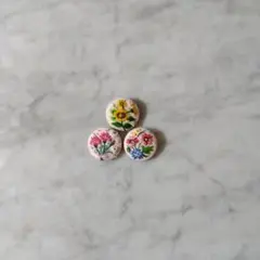 刺繍ブローチ cosmo ハンドメイド 2個セット